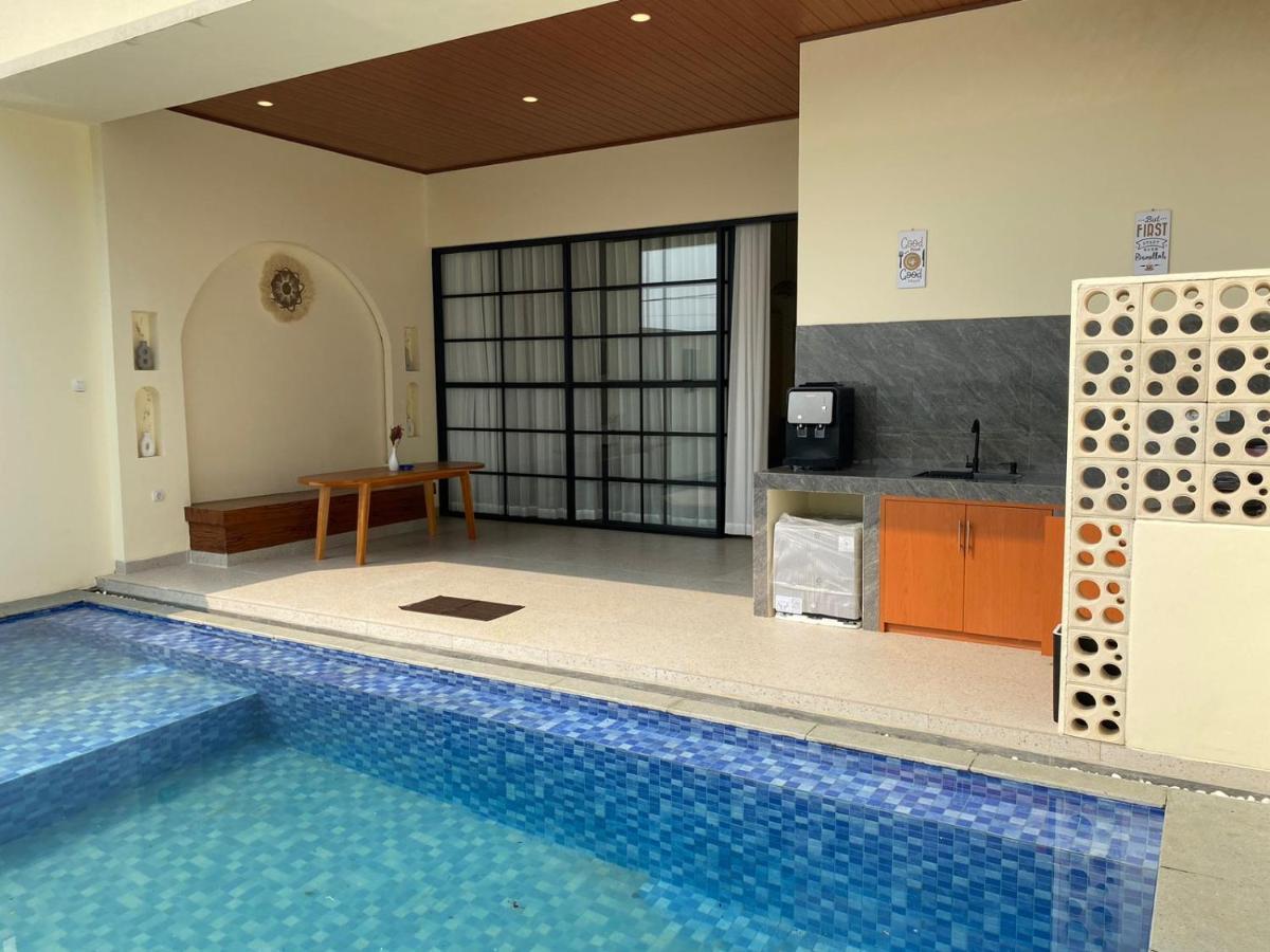 Azalea Room By The Anp Villas Cikundul Экстерьер фото